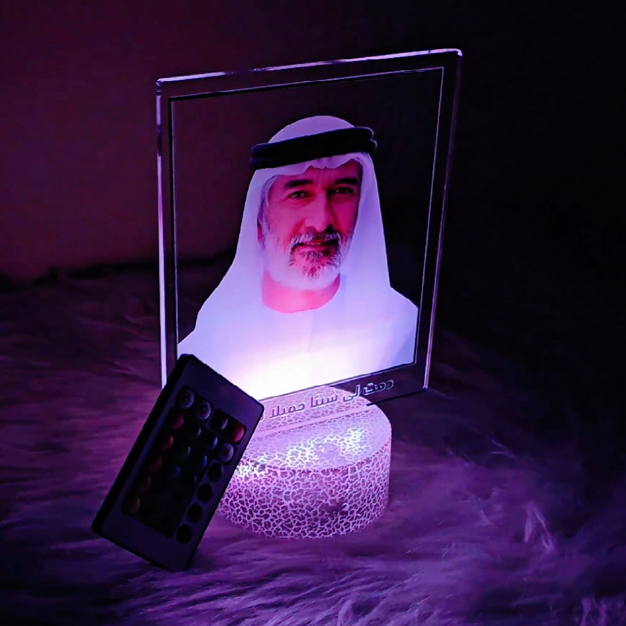 صورته مع عباره